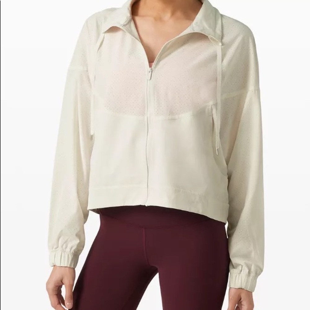 SALE Like New Lululemon In Depth Crop Jacket